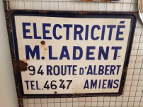 Emaille reclamebord rechtstreeks uit Frankrijk.