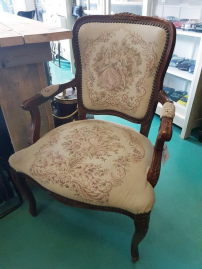 Nice English Queen Anne chair