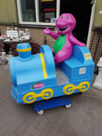 How much fun is this Barney's train kiddyride, kiddieride 🚂