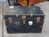 Antique trunk from the Steel made Trunk Company, New York 🗽