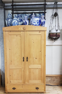 Antique pine wardrobe, beautifully detailed, beautiful cupboard!