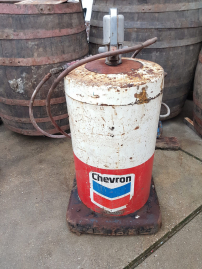 Old and original, oil pump, grease pump ⛽
