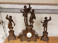 Beautiful antique clock set 😍