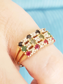 Beautiful and colorful 14 carat gold ladies ring 😍