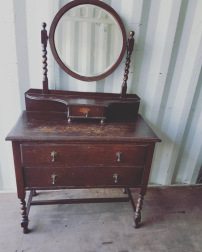 Antique dressing table with facet cut mirror 😍