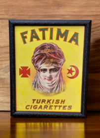 Ingelijste reclame van Fatima Turkish blend cigarettes🚬