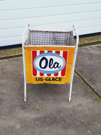 Cool vintage Ola Ice (trash) container from 1977😎