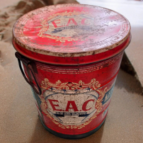 Old store tin 25 kg kitchen syrup from E.A.C.💪
