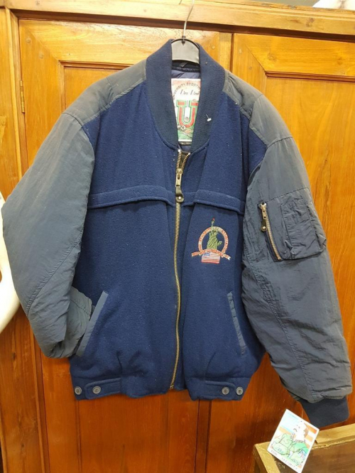 13 new old stock high school jackets in 1 koop voor weinig.
